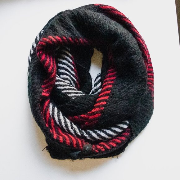 🌺FREE SCARVES🌺 - Picture 2 of 5